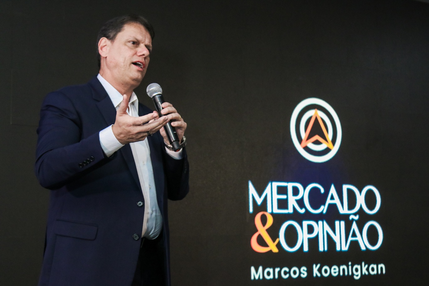 Tarcísio minimiza queda de aprovação da gestão e diz que pesquisa aponta momento