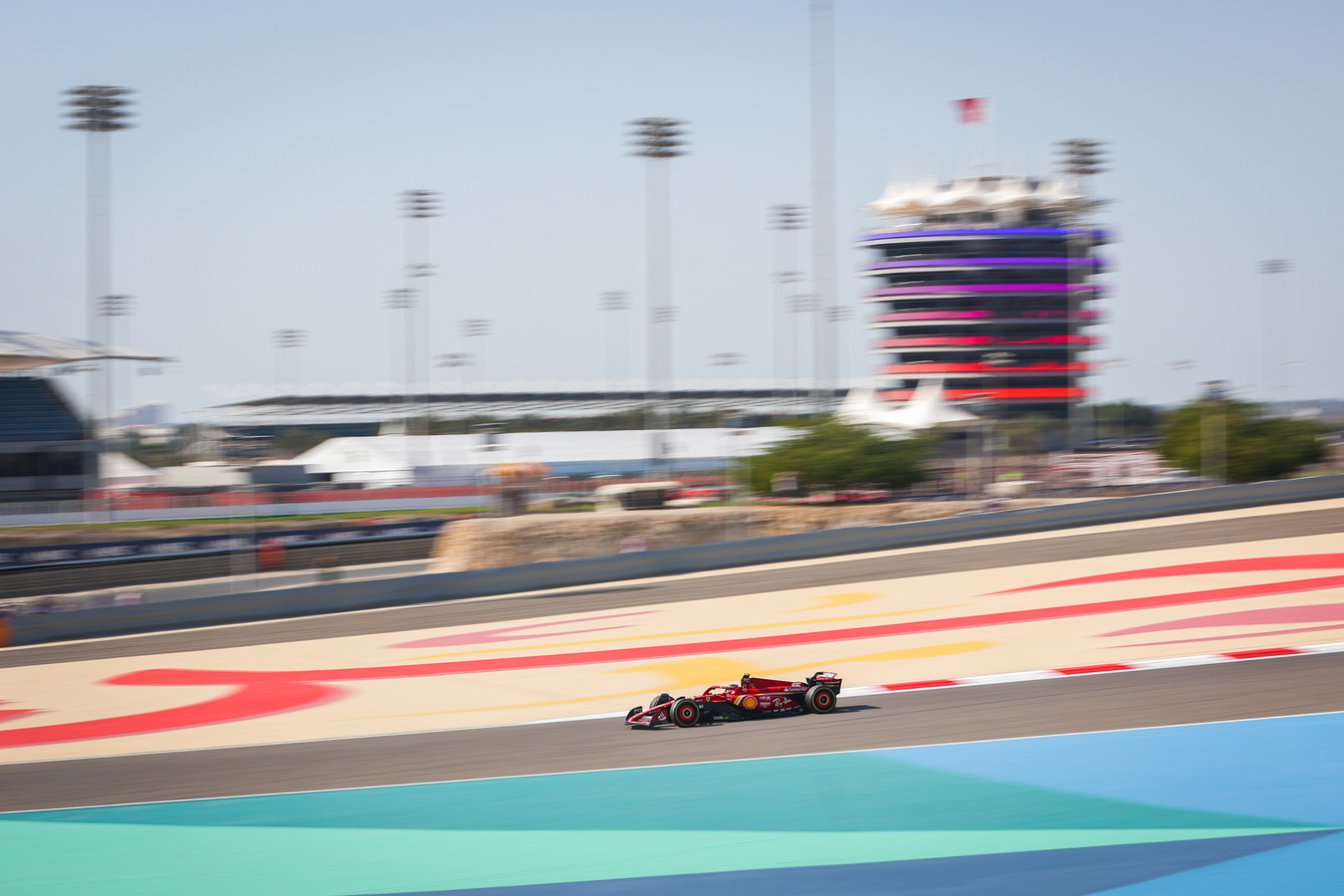 Suposto acordo de US$ 5 milhões amplia escândalo cripto de Milei na Argentina 2 f1 bahrein ferrari