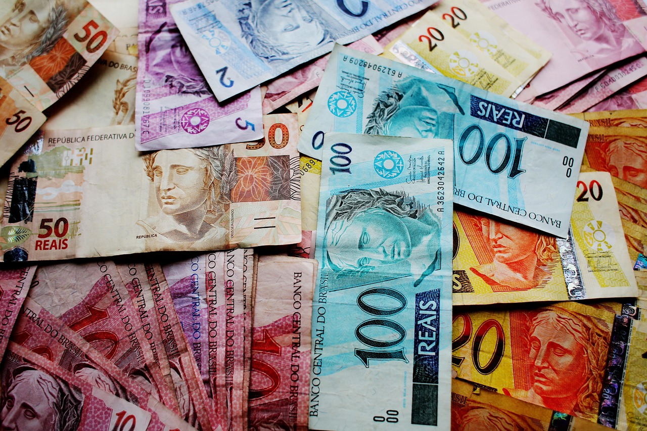 Brasileiros tm mais de R$ 10 bilhes esquecidos em bancos; veja como resgatar