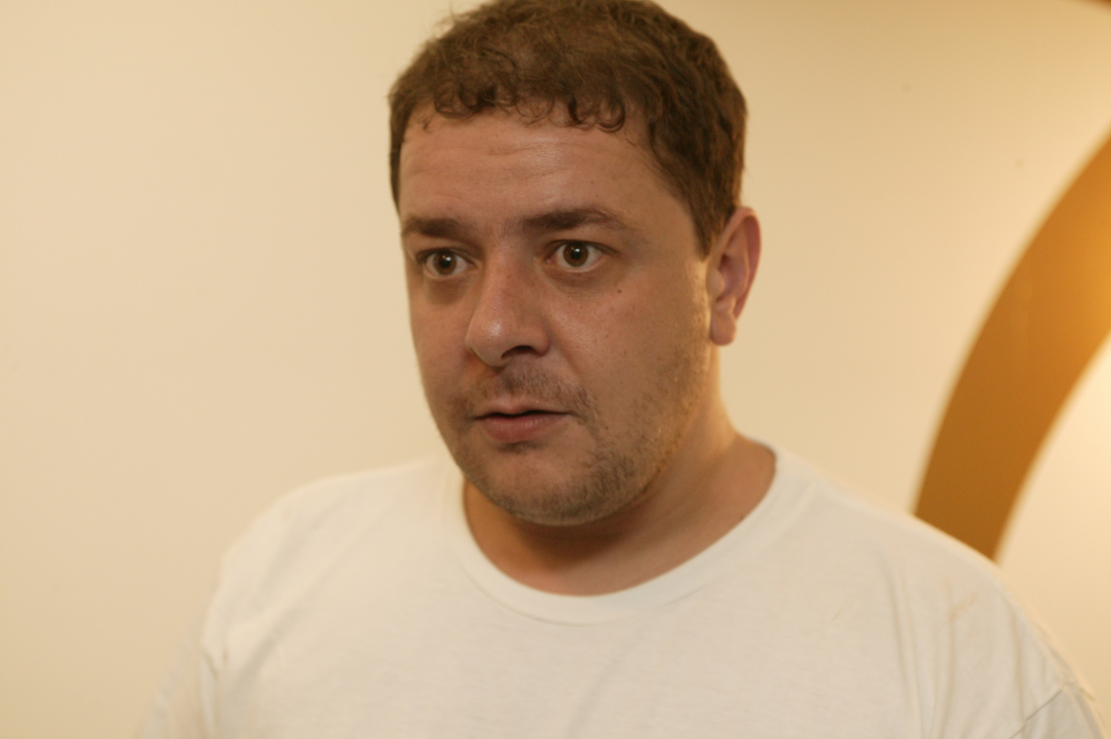 Brasil, Rio de Janeiro, RJ. 04/03/2008. O empres·rio F·bio LuÌs Lula da Silva, conhecido como Lulinha, È visto no sambÛdromo da MarquÍs de SapucaÌ durante o desfile das escolas de samba do Grupo Especial do Carnaval. - Crédito: PAULO GIANDALIA/ESTADÃO CONTEÚDO/AE/