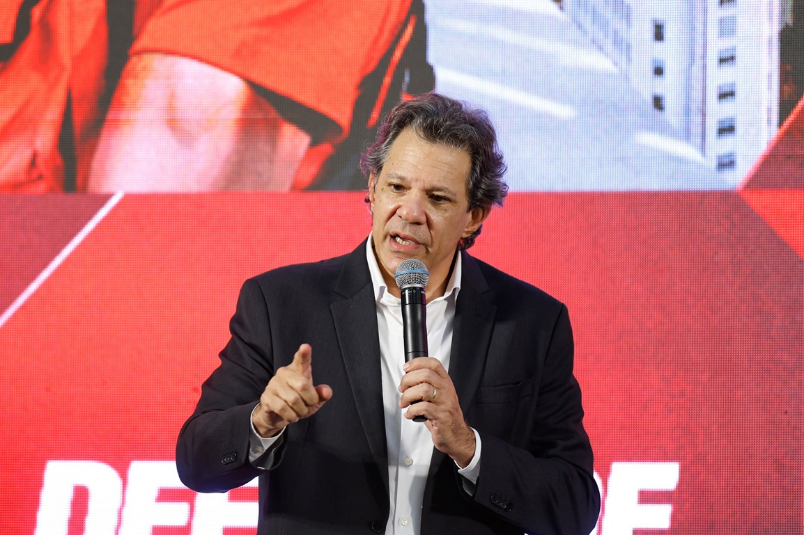 Haddad será lançado em SP com acenos ao eleitor de centro e anúncio de suplentes