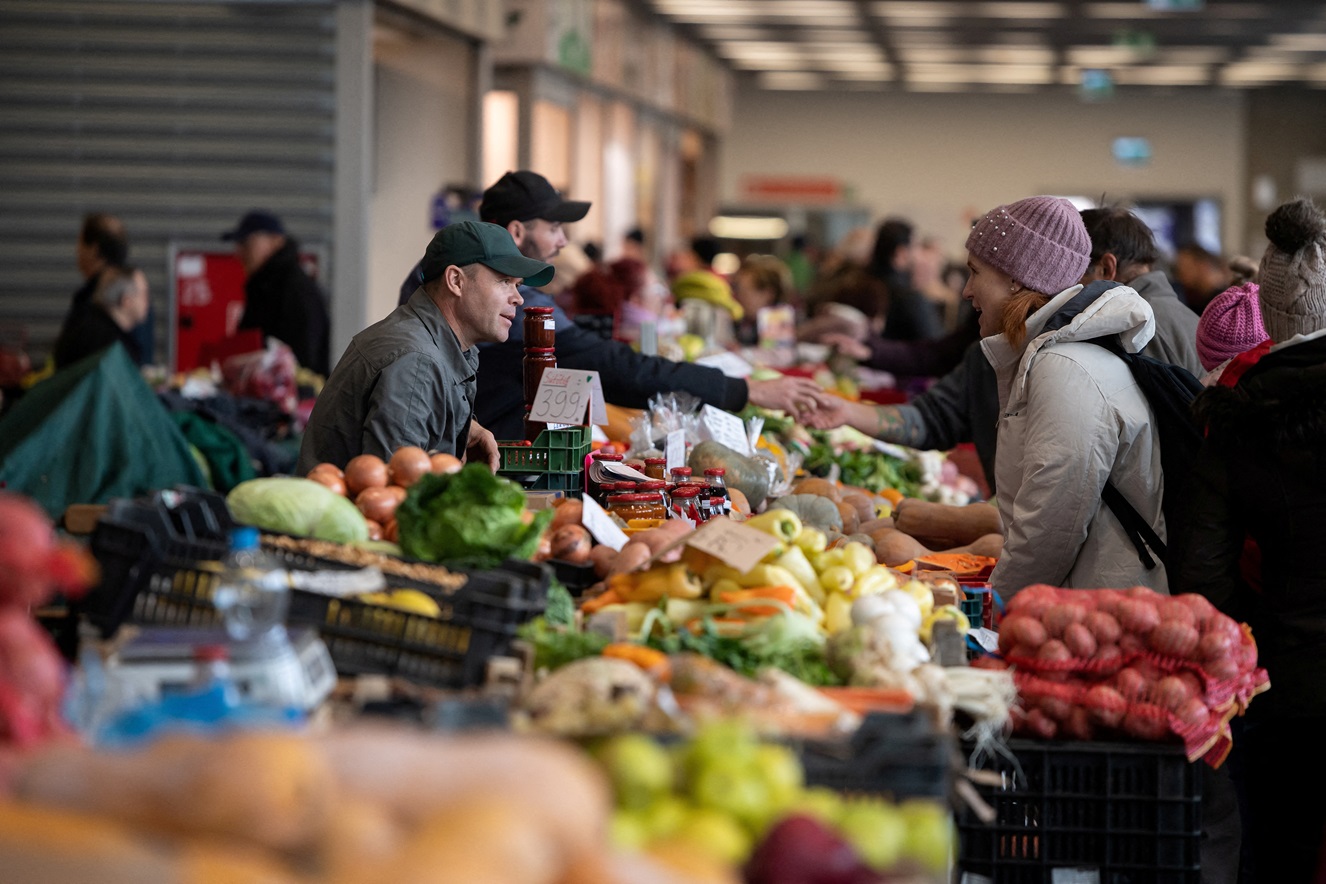 Preços mundiais dos alimentos recuam pelo segundo mês consecutivo em junho, diz FAO