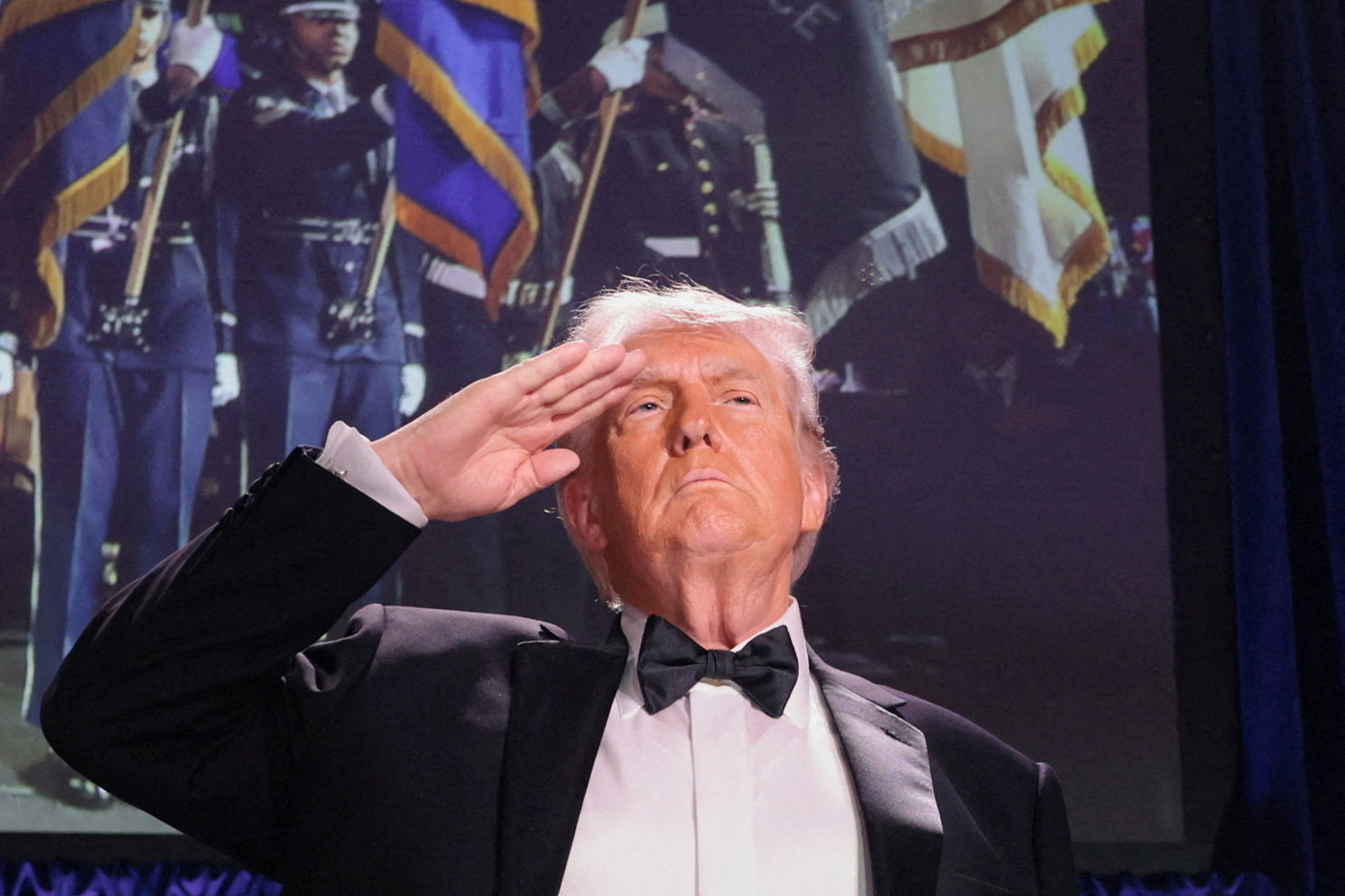 ‘Venezuela ama o Trump’, diz o presidente ao considerar ‘seriamente’ anexação do país