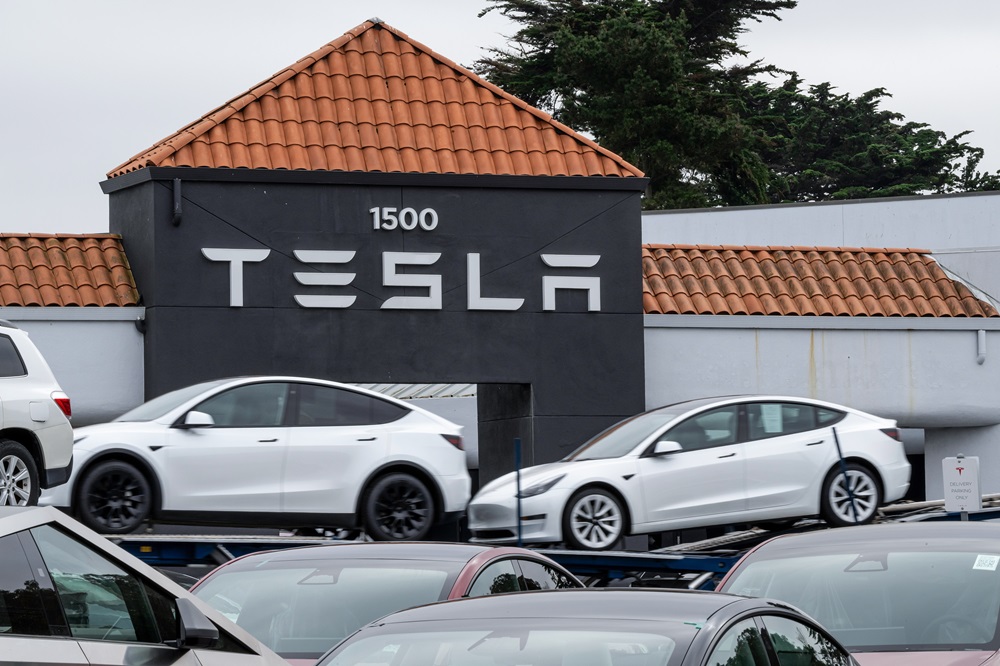 Tesla e Montadoras Chinesas Anunciam Recall de 4 Milhões de Carros