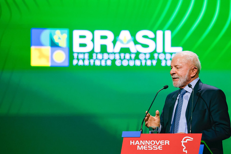 Em Hannover, Lula defende imigração diante de chanceler alemão contrário ao tema