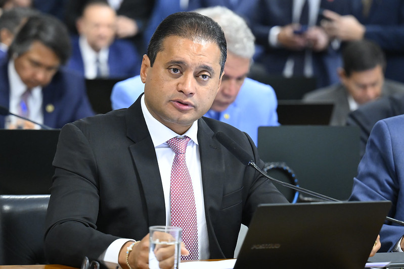 Vice-líder do governo Lula é apontado pela PF como peça-chave em esquema do INSS - QTU Questões do Universo