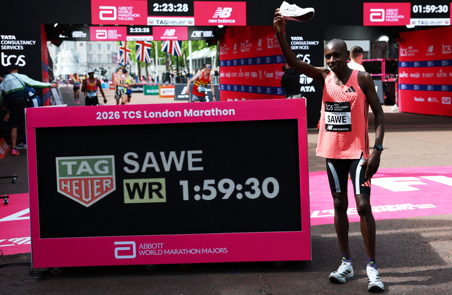 Adidas brilha com corrida histórica de Sabastian Sawe na maratona de Londres