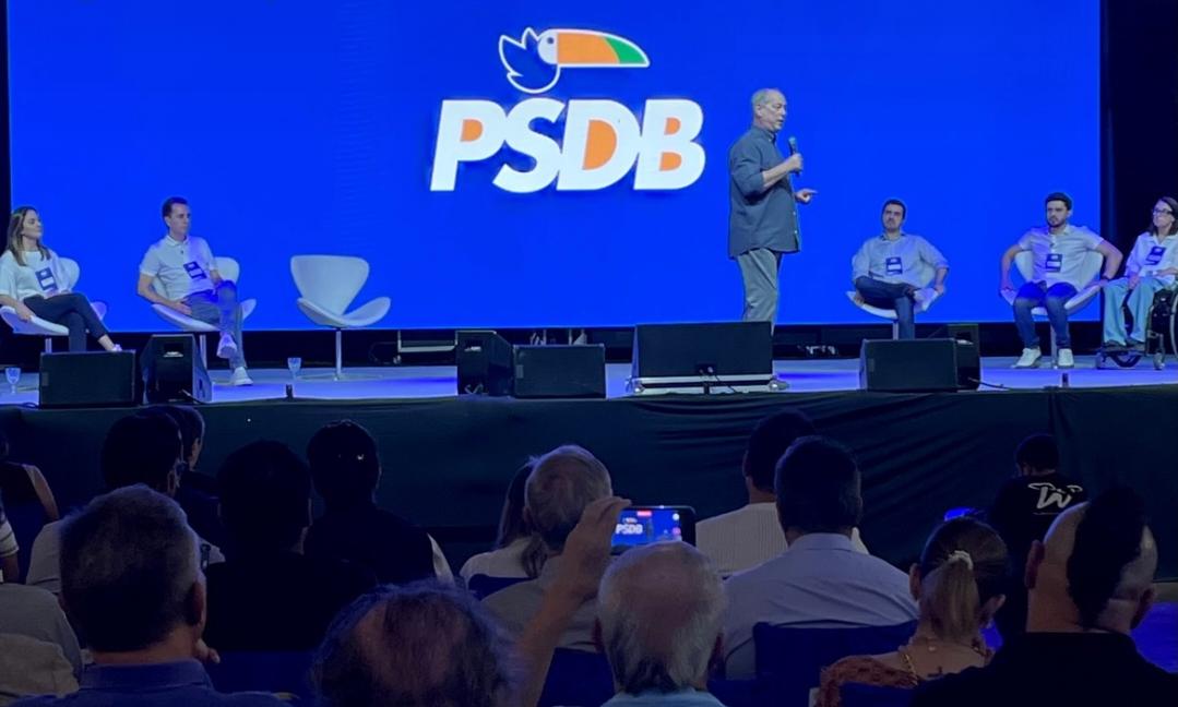 Ciro Gomes deixa em aberto se vai disputar Planalto ou governo