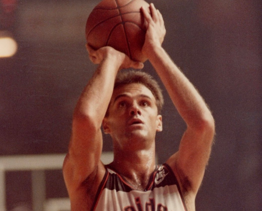 Morre Oscar Schmidt, maior jogador de basquete da história do Brasil, aos 68 anos