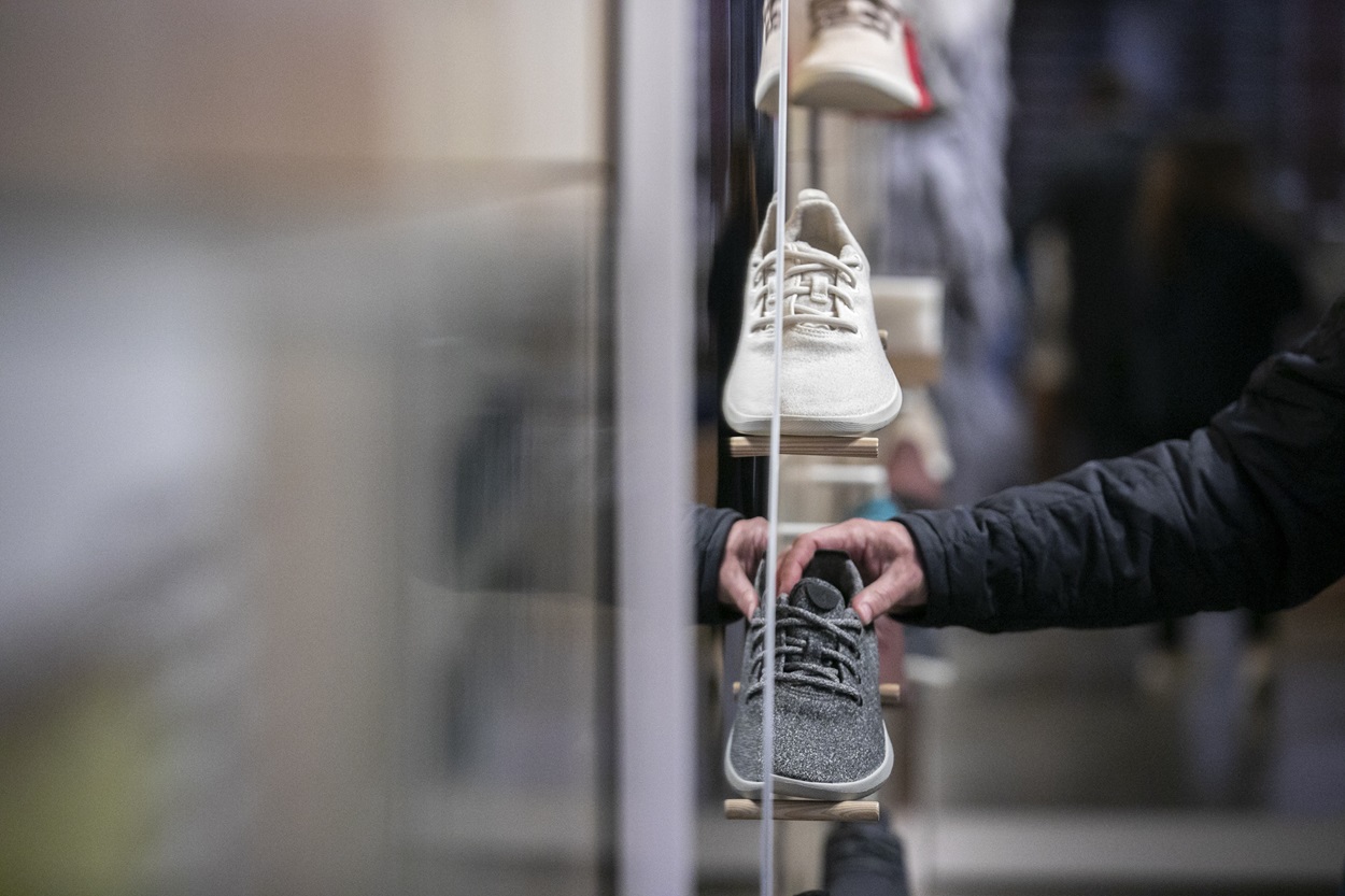 Marca de tênis queridinha do Vale do Silício decide pivotar para IA — sim, IA