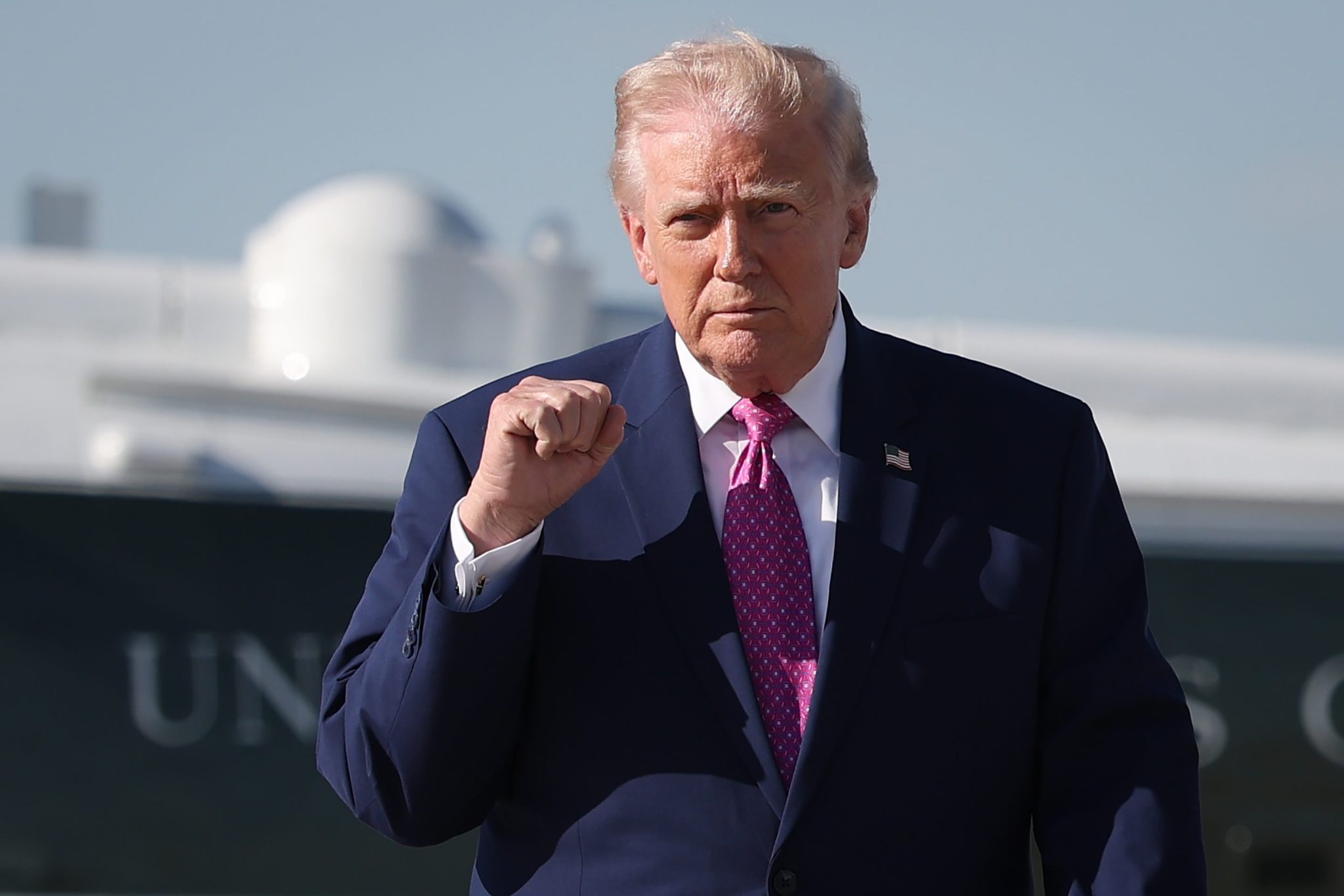 CEOs dos EUA acreditam que tarifas continuarão mesmo após Trump, diz PwC