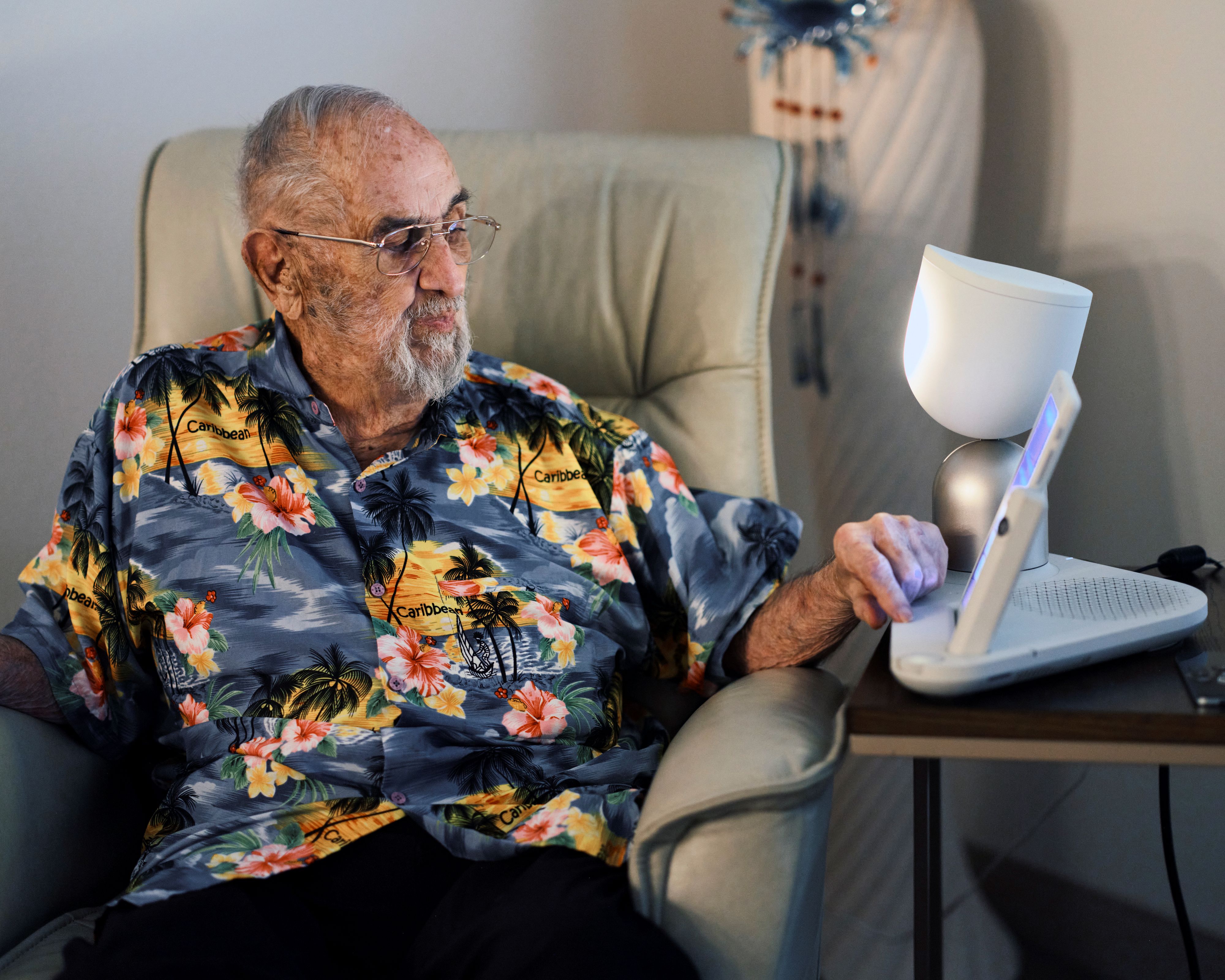 Tecnologia da longevidade auxilia idosos e cuidadores