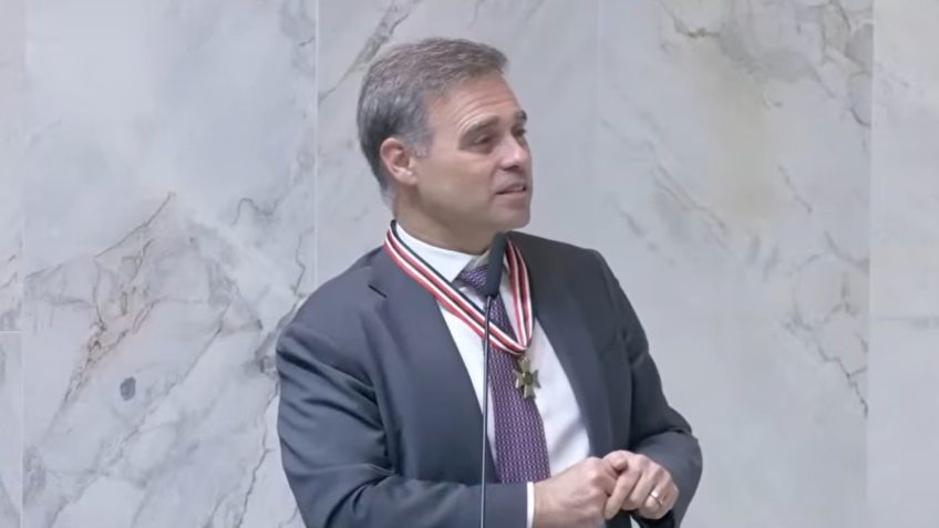 Mendonça diz que magistrado deve evitar condutas que minem credibilidade do STF