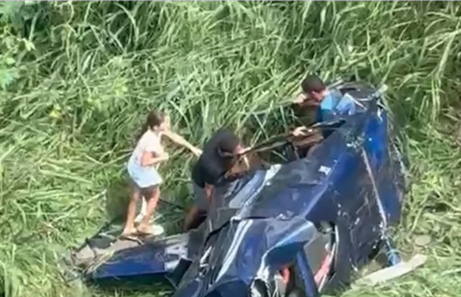 Helicóptero que saiu de João Pessoa cai perto de hotel em Campina Grande