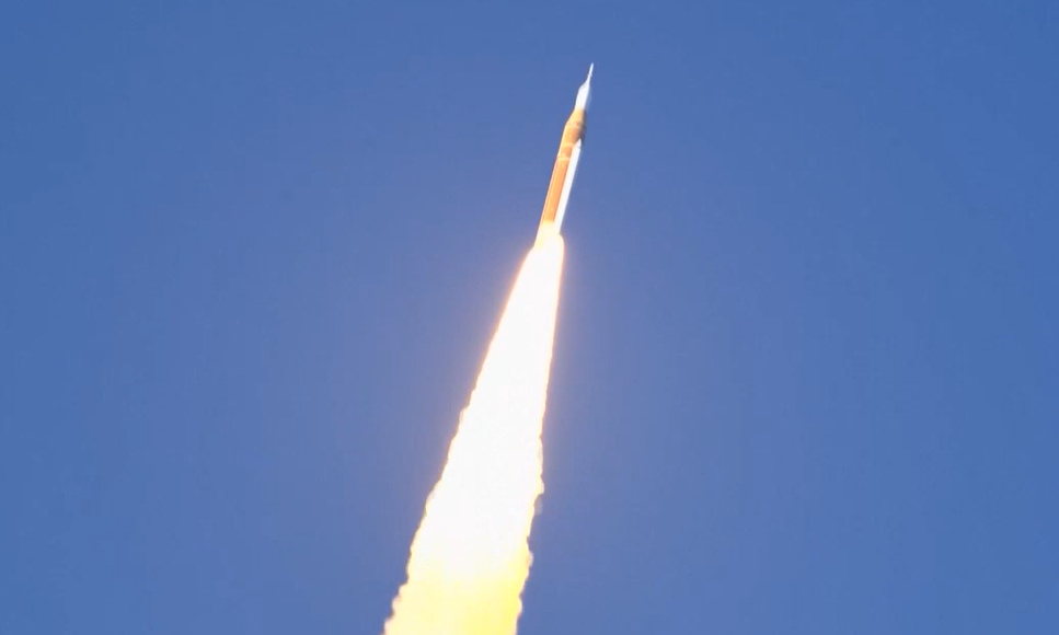 Missão Artemis II decola para a Lua e entra em órbita