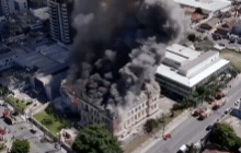 Incêndio atinge prédio histórico de instituto de educação no Paraná