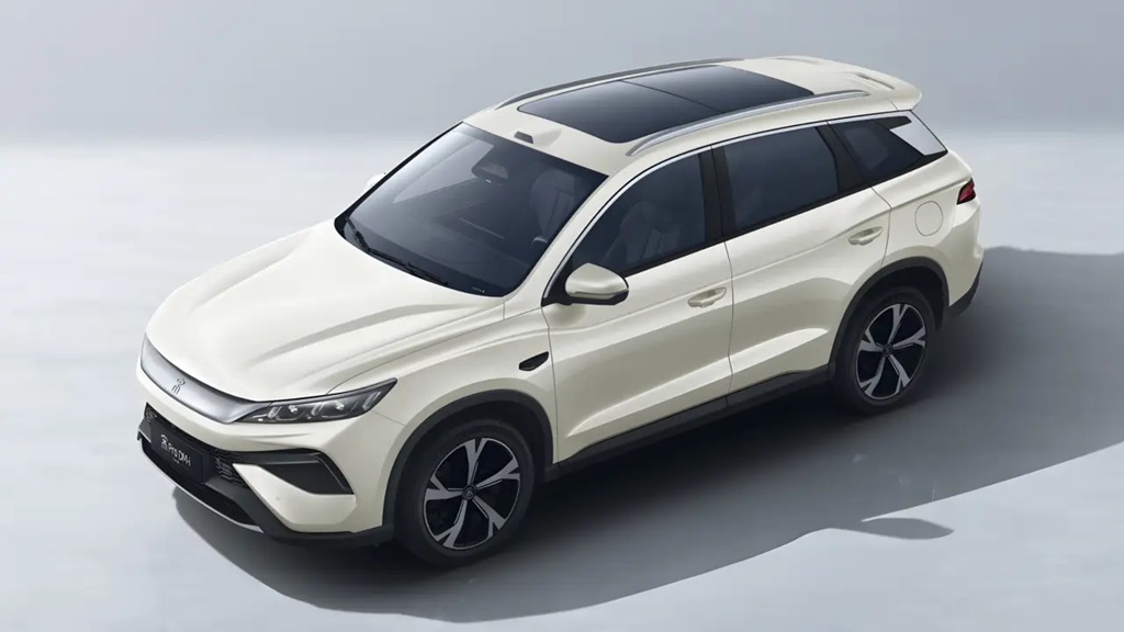 BYD reage à concorrência e lança híbrido com até 301 km de autonomia no modo elétrico