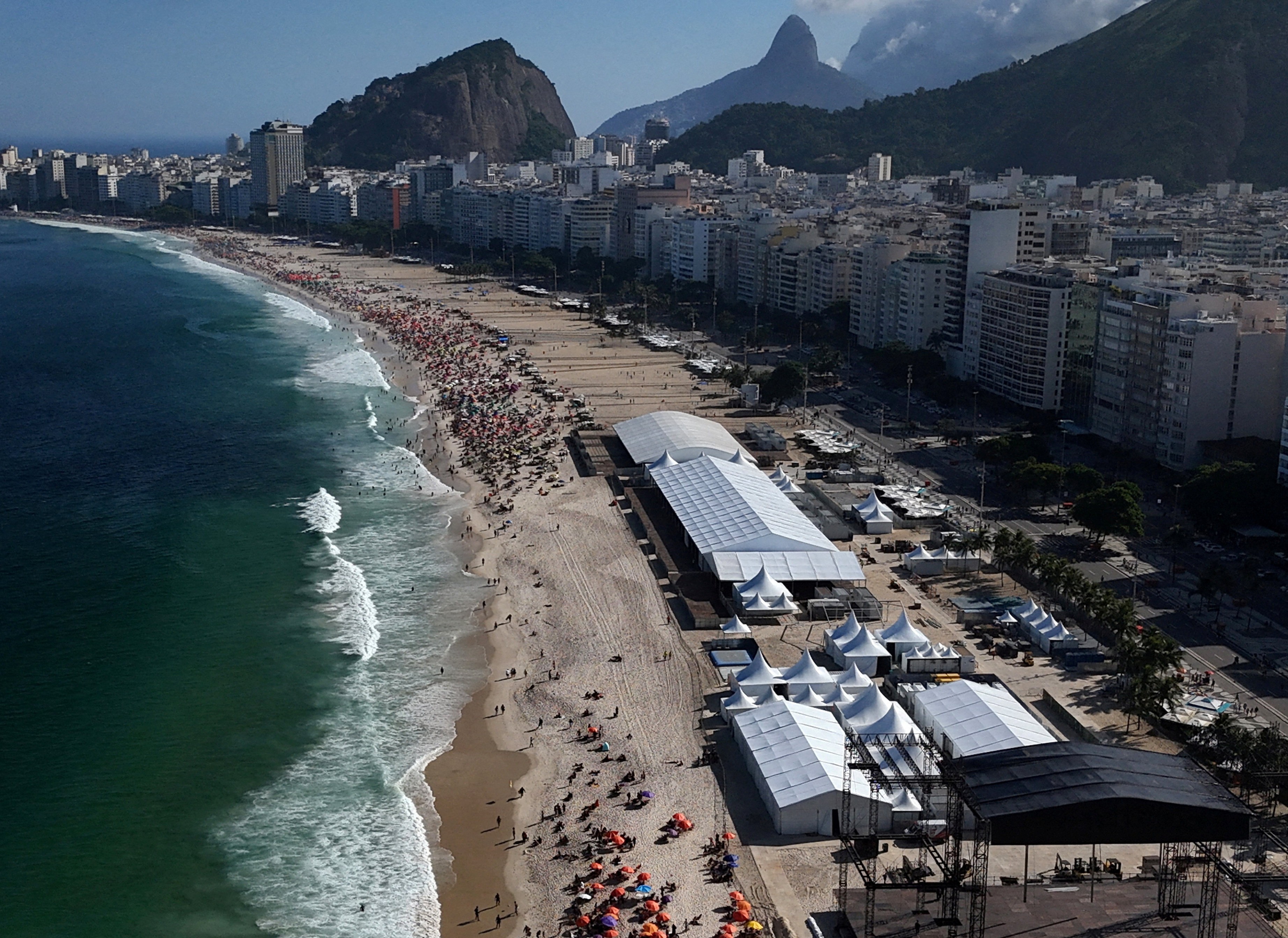 Marinha alerta para mar com ressaca e ondas de 3 metros na orla do Rio
