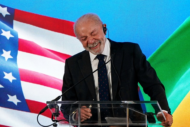 “Ele rindo é melhor do que de cara feia”, diz Lula sobre encontro com Trump