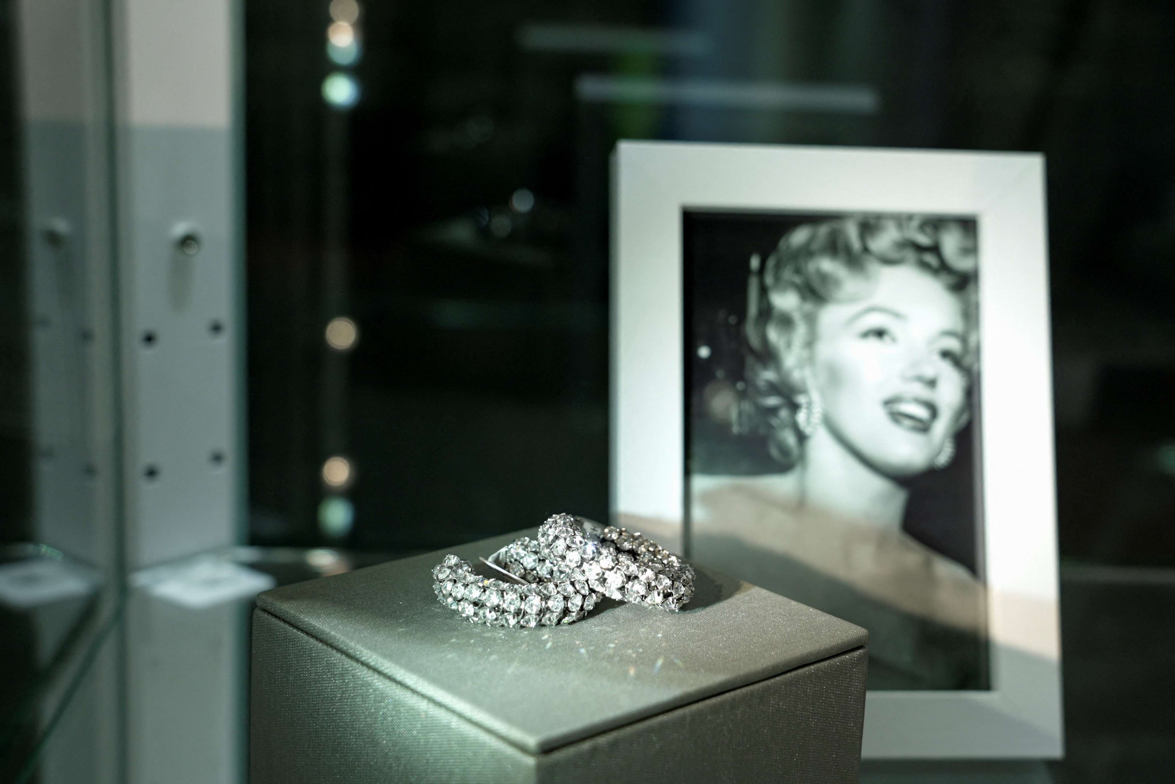 Cartas, joias, roupas e outros objetos de Marilyn Monroe vão a leilão