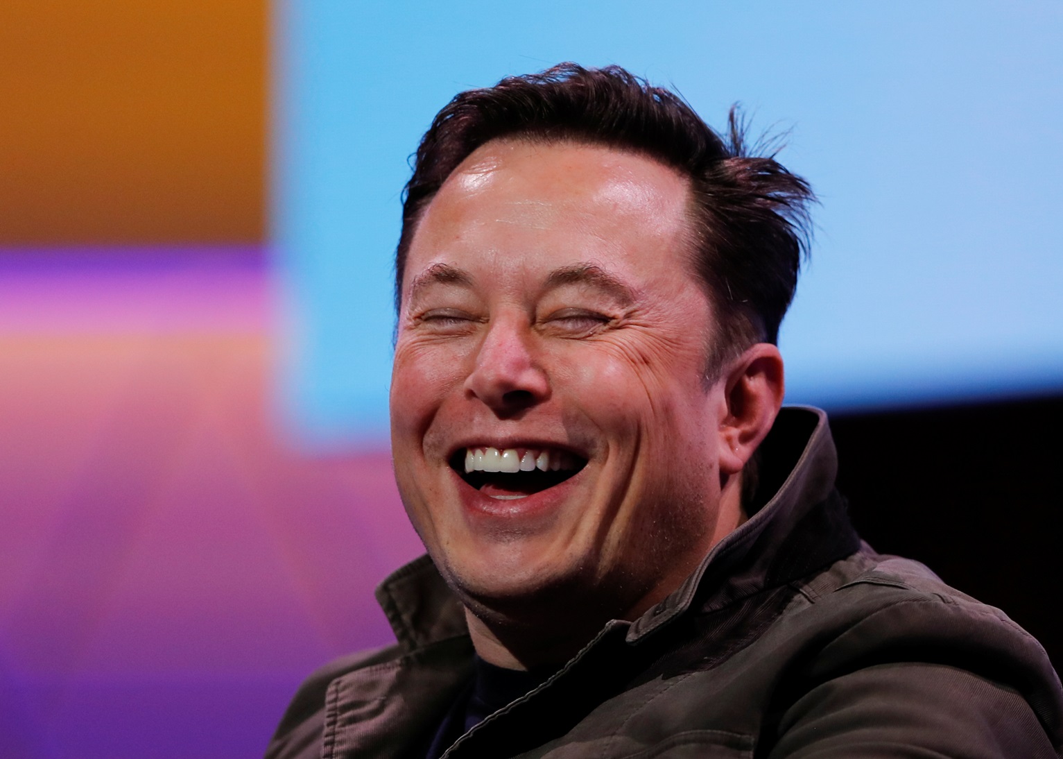 Elon Musk se torna o primeiro trilionário da história