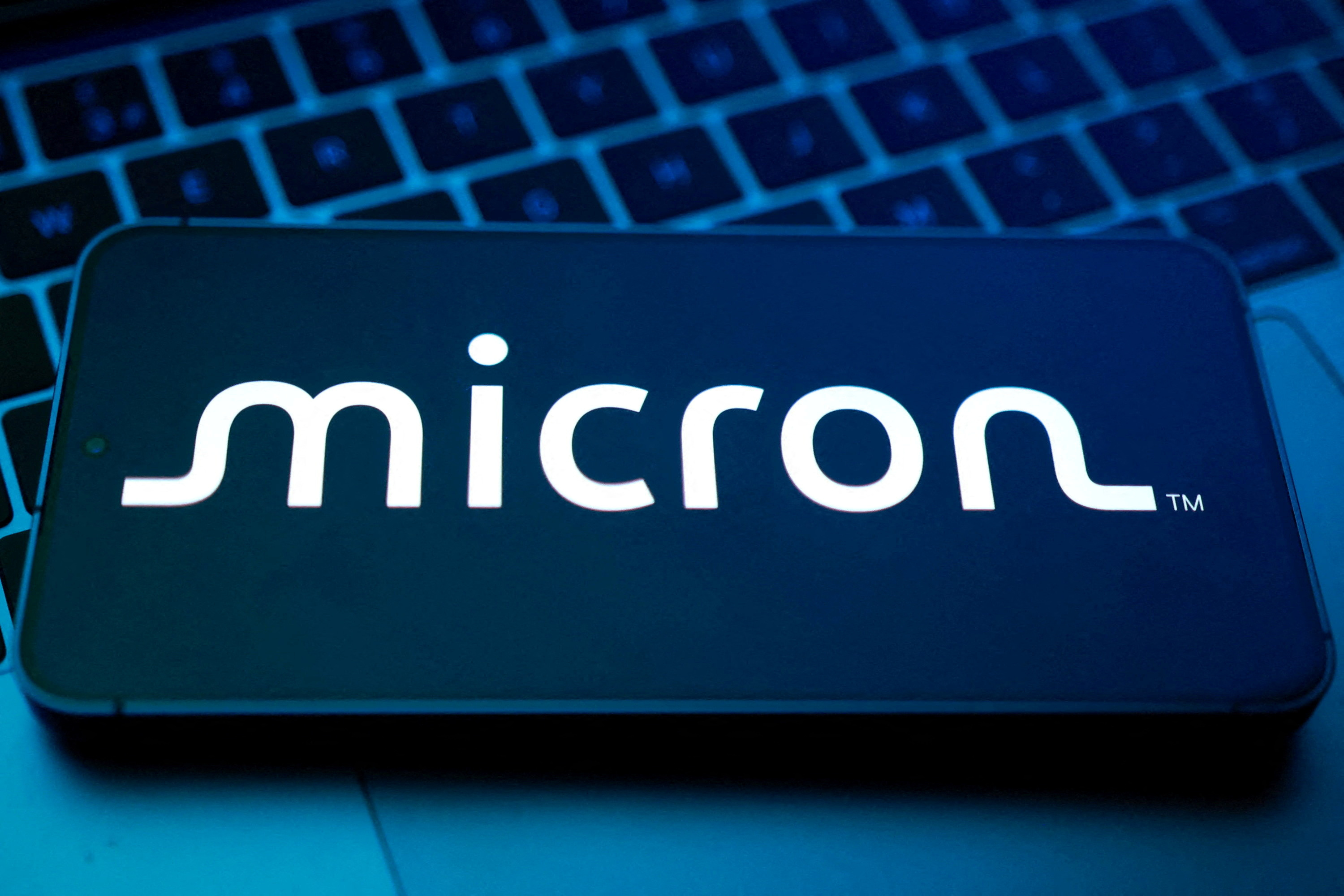 Micron rompe US$ 1 trilhão em valor de mercado e surfa boom da IA