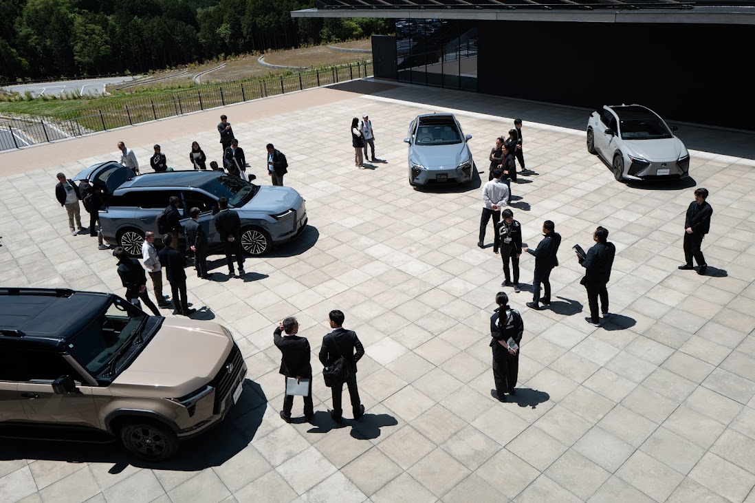 Toyota prevê queda inesperada nos lucros devido à crise no Irã e ações despencam
