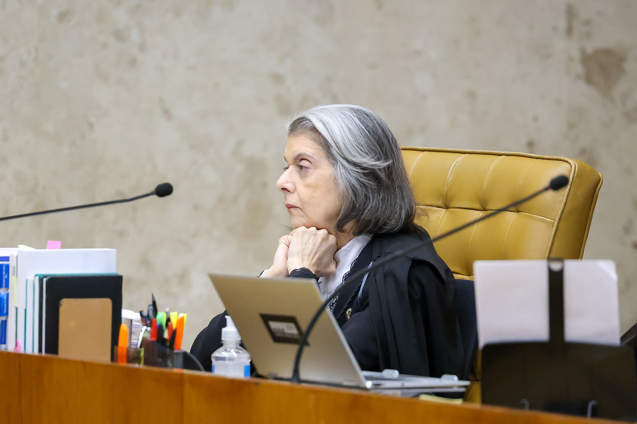 Cármen Lúcia vota contra mudança na Ficha Limpa que reduz prazo de inelegibilidade