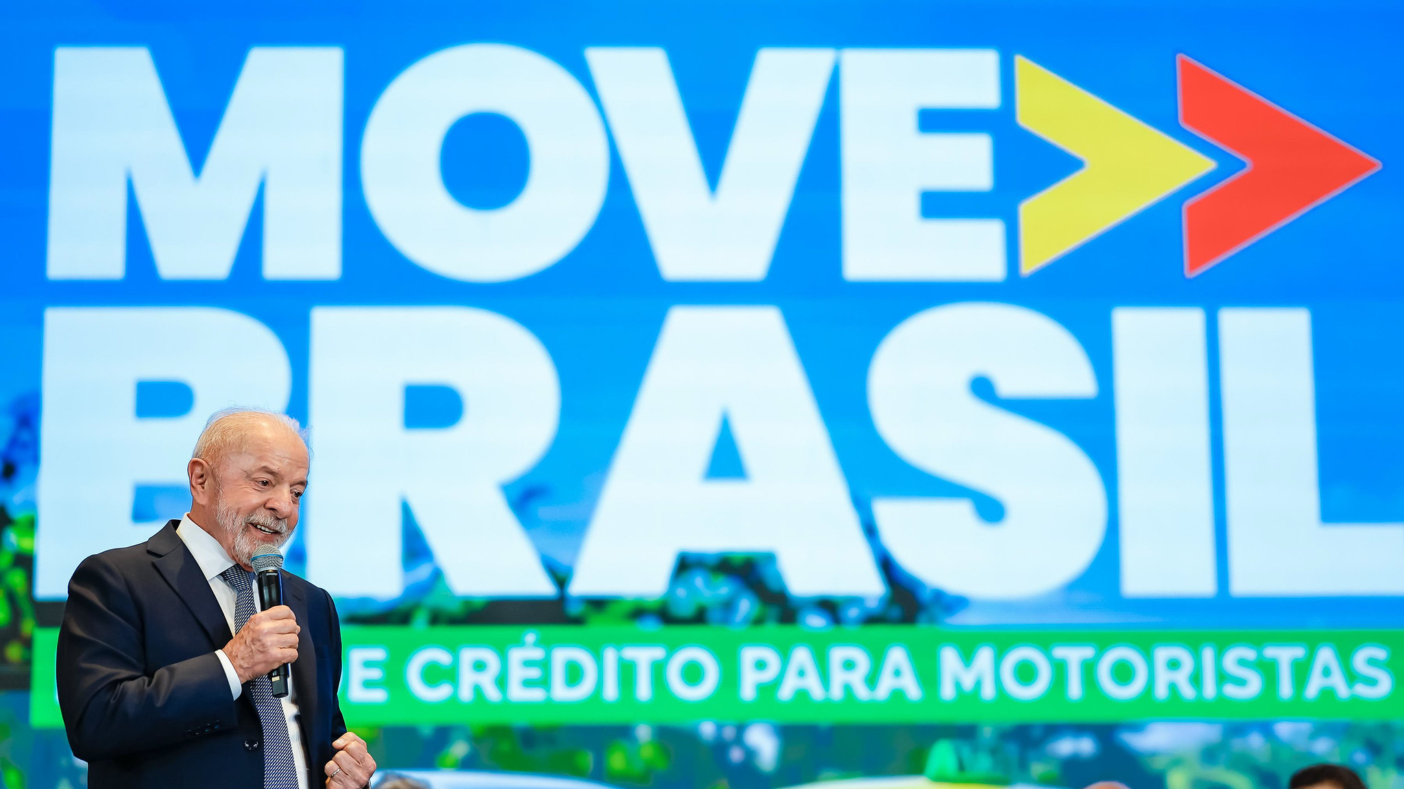 CMN regulamenta Move Brasil para motoristas de aplicativo, taxistas e cooperativas