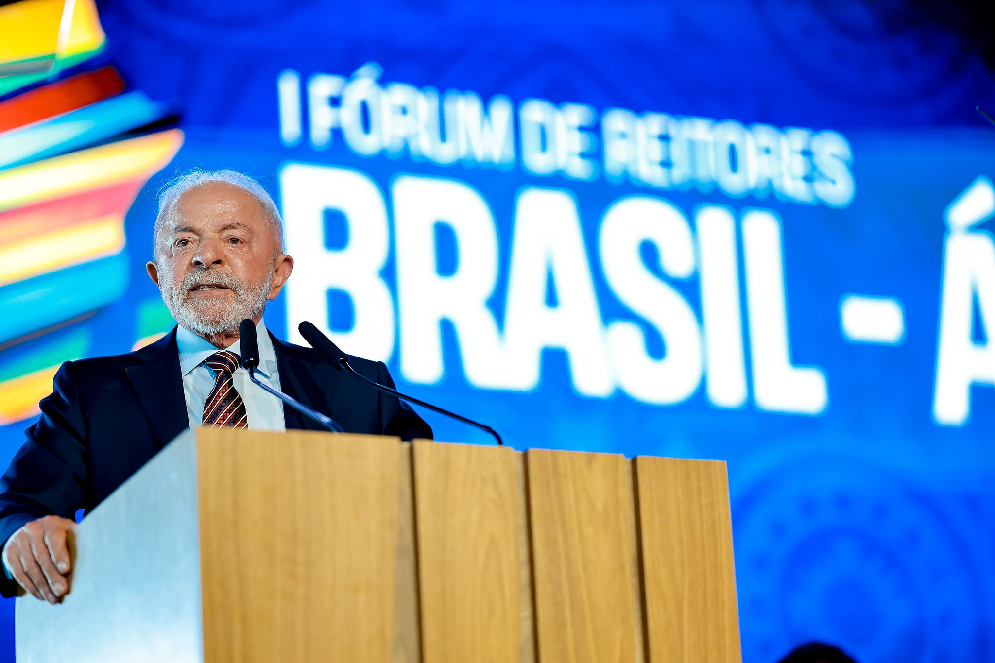 Lula diz que “extrema direita não tolera autonomia das universidades”