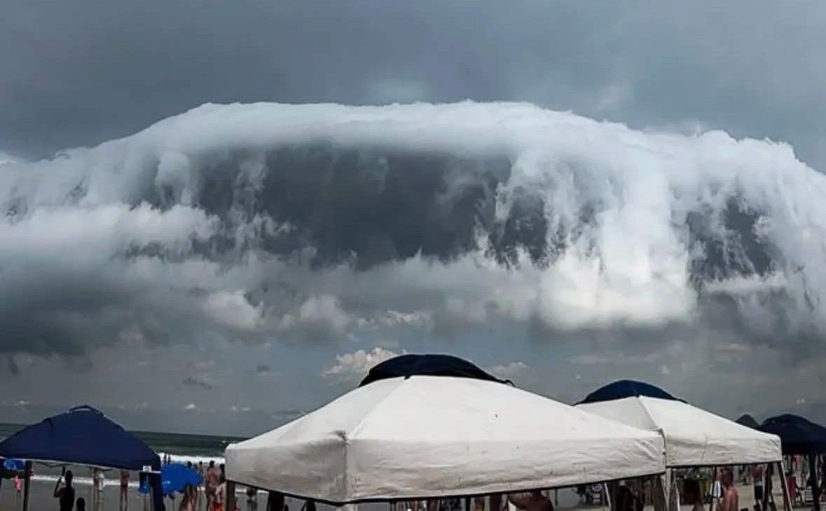 Defesa Civil emite alerta para chuvas e ondas de até 3 metros na Baixada Santista