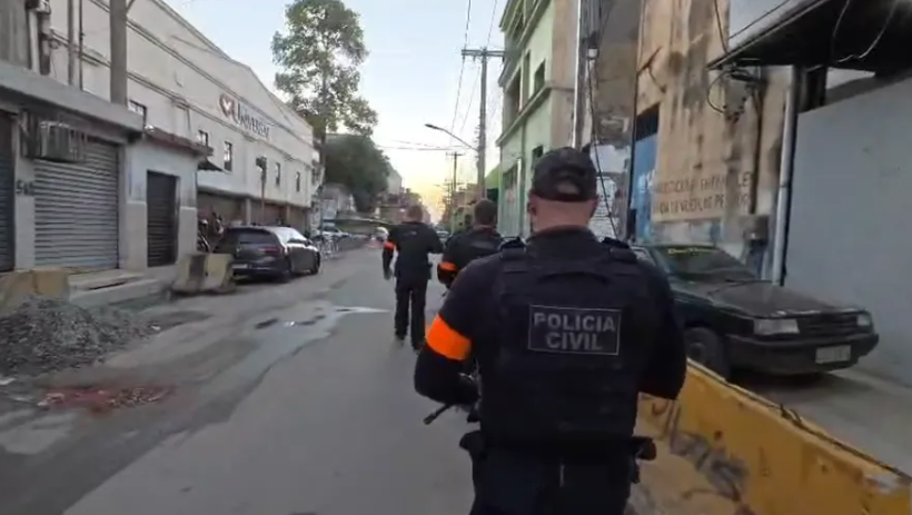 Operação na Maré fecha vias expressas e deixa um morto no Rio