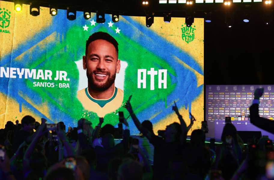 Neymar desfalca em amistosos e deve perder estreia na Copa por lesão na panturrilha