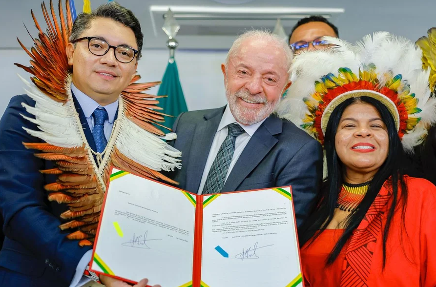 Lula sanciona 1ª universidade federal indígena e cobra ações contra evasão no ProUni