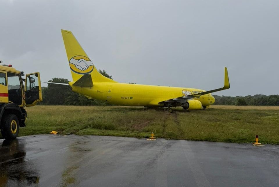 Avião da Gol a serviço do Mercado Livre sai da pista em Salvador