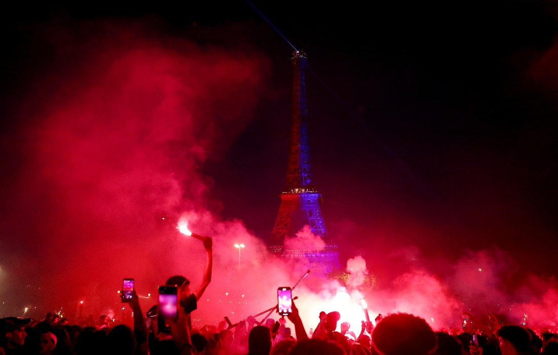 Festa do título do PSG termina com um morto na França; veja imagens dos confrontos