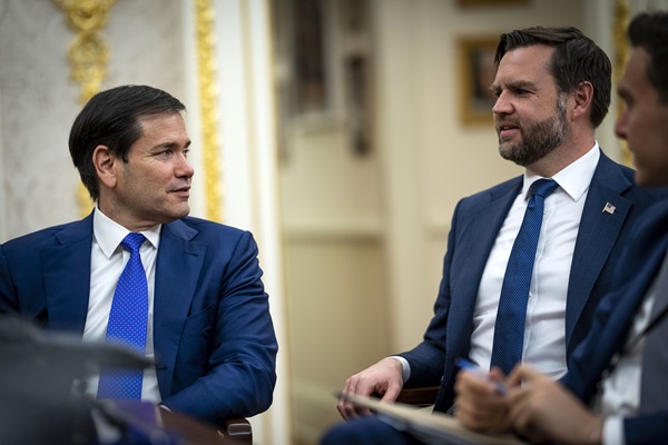 Trump avalia sucessão para 2028 entre JD Vance e Marco Rubio