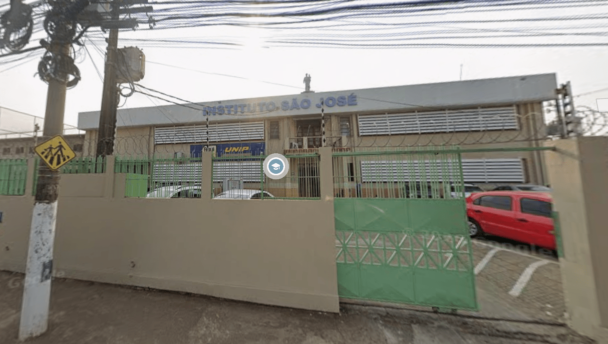 Adolescente invade escola e mata duas funcionárias a tiros no Acre