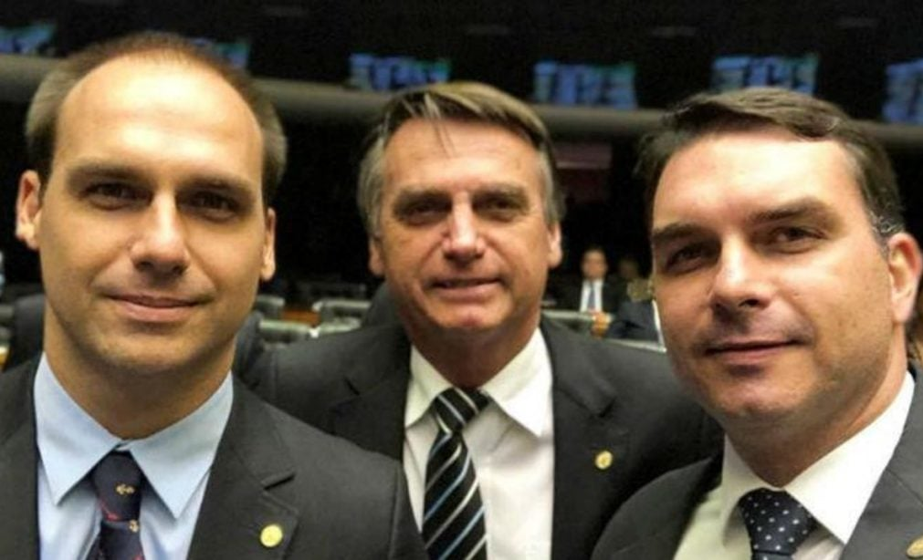 PT, PCdoB e PV encaminham representação criminal contra Flávio e Eduardo à PGR