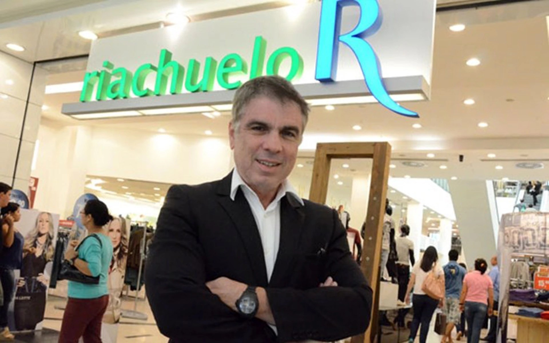 Dono da Riachuelo critica fim da escala 6×1 e diz que “custo vai subir de 18% a 20%”