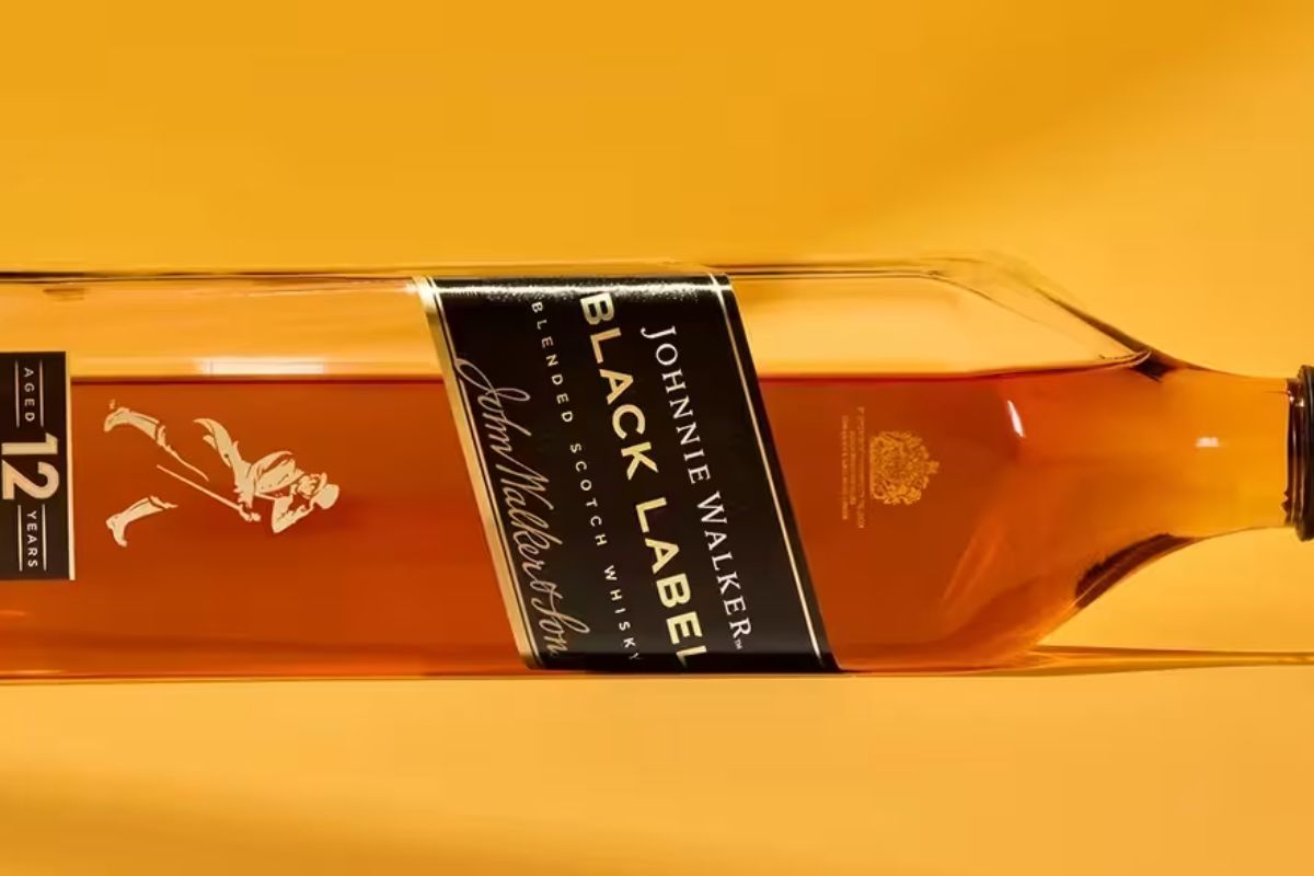 Johnnie Walker promove leilão especial com experiências da marca para celebrar a Copa