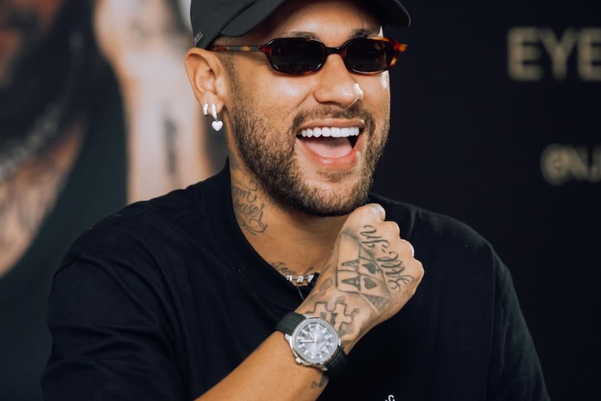 Neymar possui coleção de relógios equivalente a 10% do seu patrimônio total