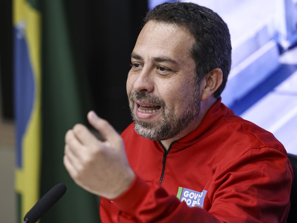 Boulos teme que fim da 6x1 seja aprovada na Câmara, mas engavetada no Senado