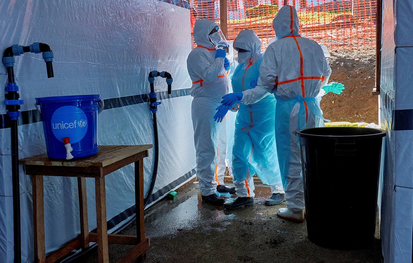 Congo afirma que mortes por Ebola já passam de 100 e que grupos armados dificultam