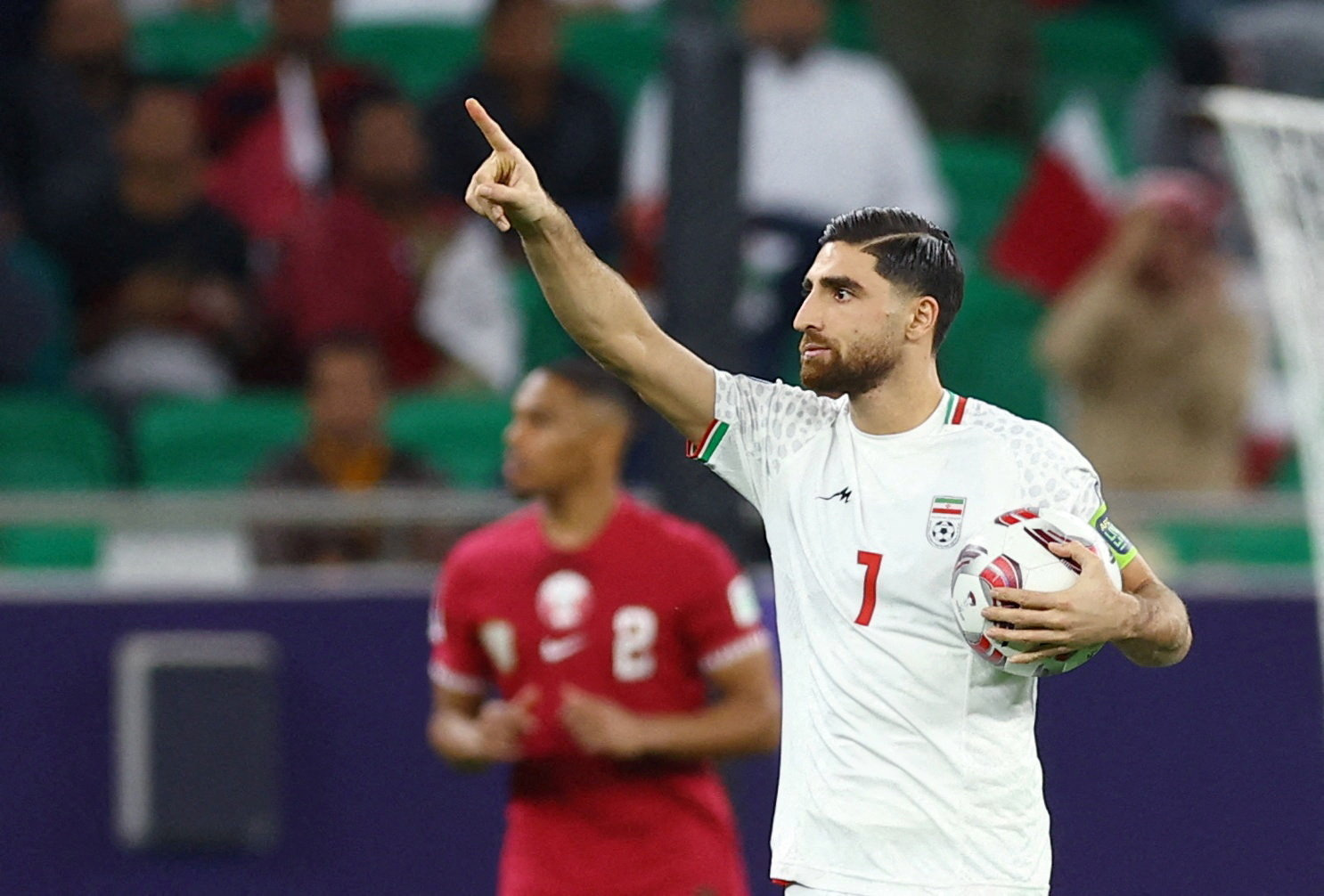 Durante a Copa da Ásia da AFC, na Semifinal, jogo entre seleções do Irã e do Catar, no Estádio Al Thumama, Doha, Catar. O iraniano Alireza Jahanbakhsh comemora após marcar o segundo gol da equipe. (Foto: REUTERS/Molly Darlington/Foto de arquivo)