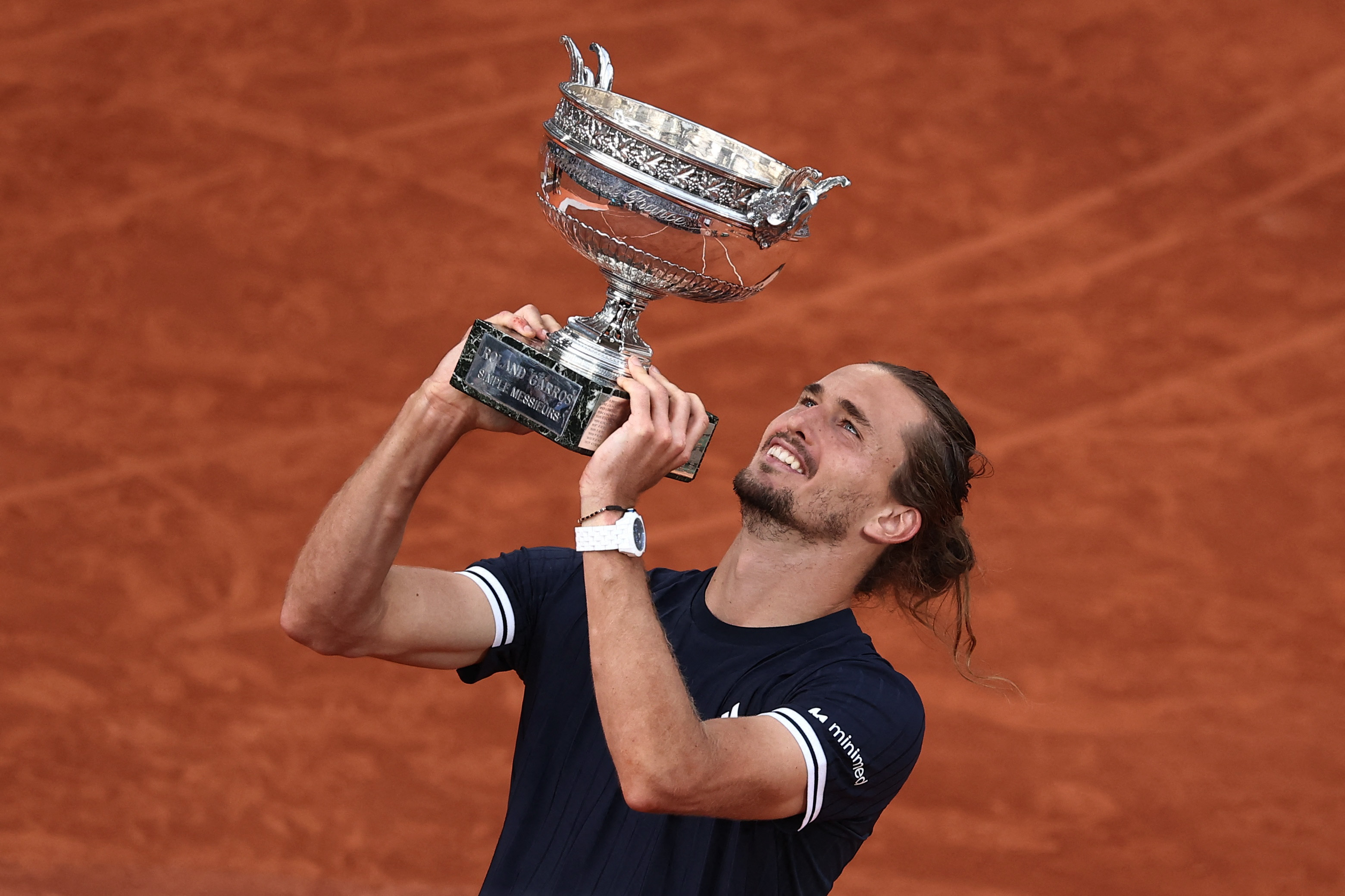 Zverev vence batalha contra Cobolli, é campeão de Roland Garros