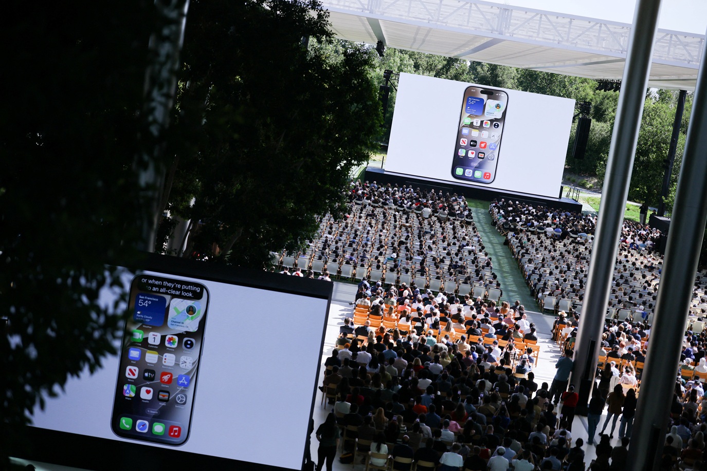 08 de junho de 2026 - Participantes assistem  a uma apresentação na Conferência Mundial Anual de Desenvolvedores da Apple, em Cupertino, na Califórnia, Estados Unidos. Foto: REUTERS/Carlos Barria