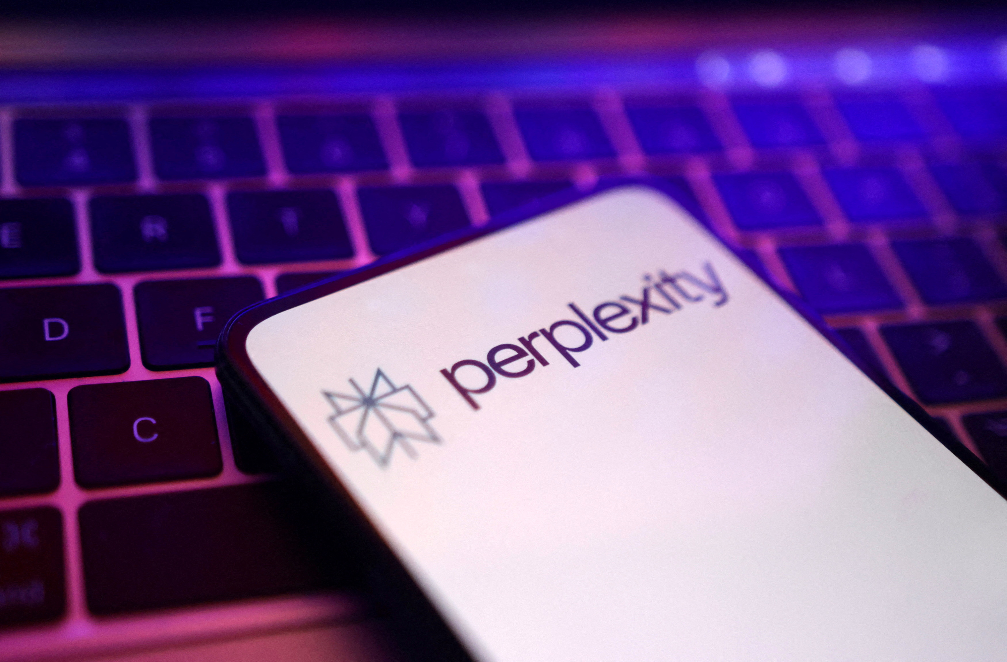 Perplexity é processada por startup por supostamente roubar tecnologia após parceria