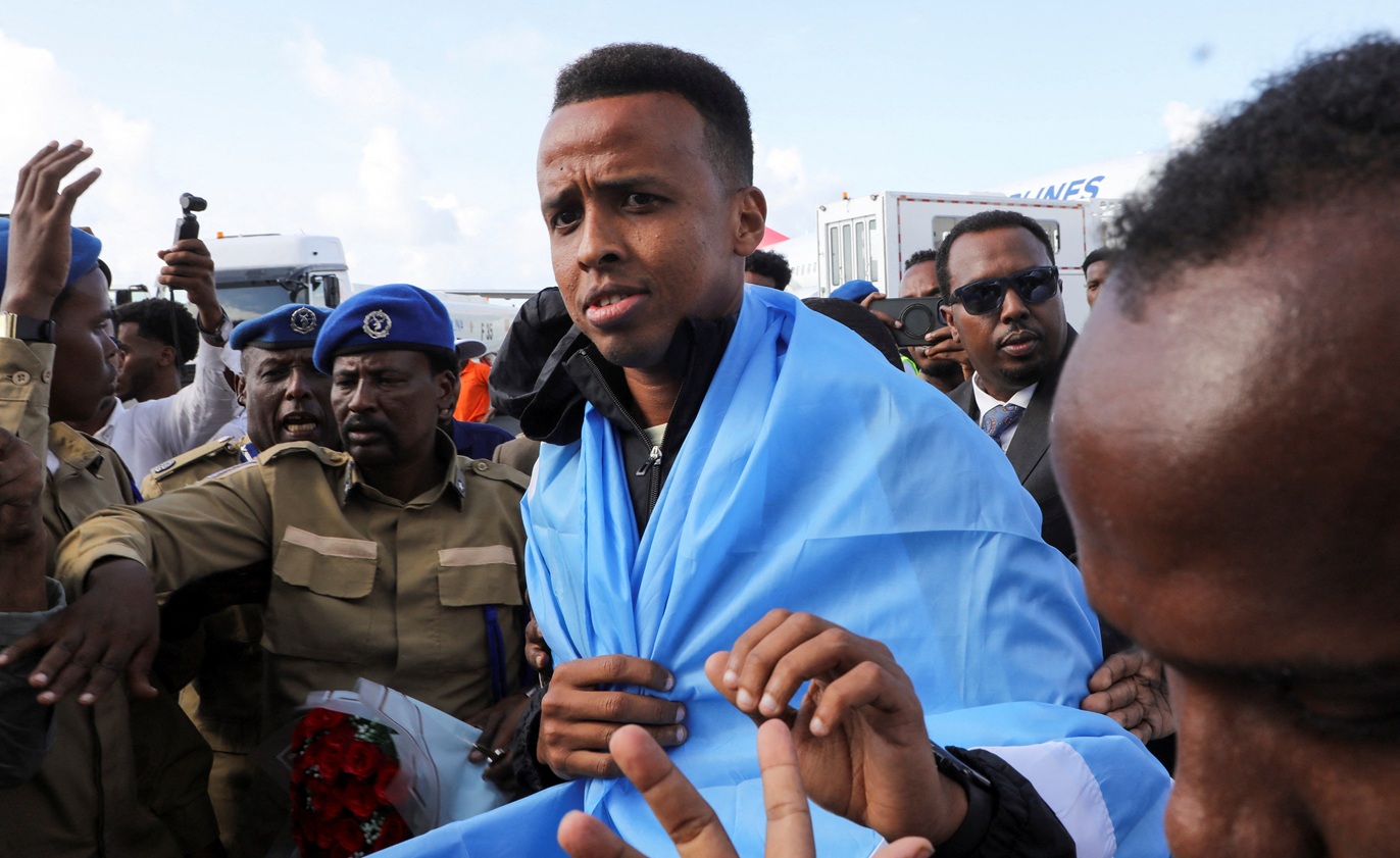 Árbitro somali que teve entrada negada nos EUA diz que episódio foi “destino”