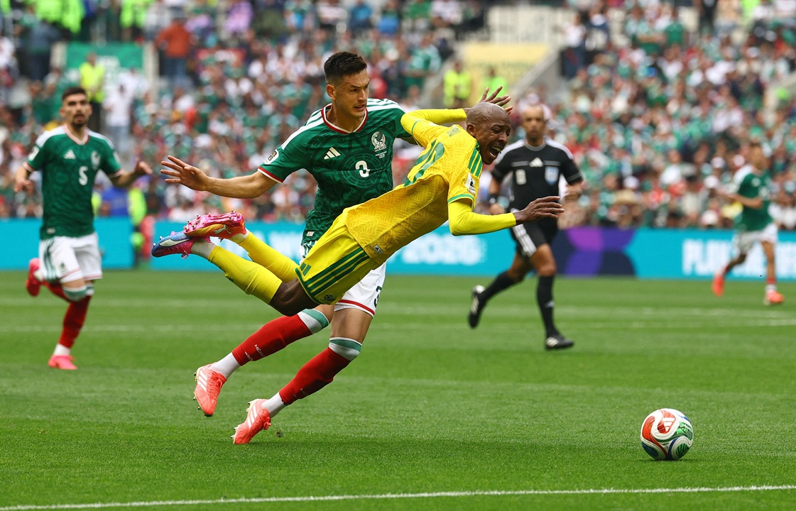 México abre Copa do Mundo com vitória sobre a África do Sul, em jogo com 3 expulsões